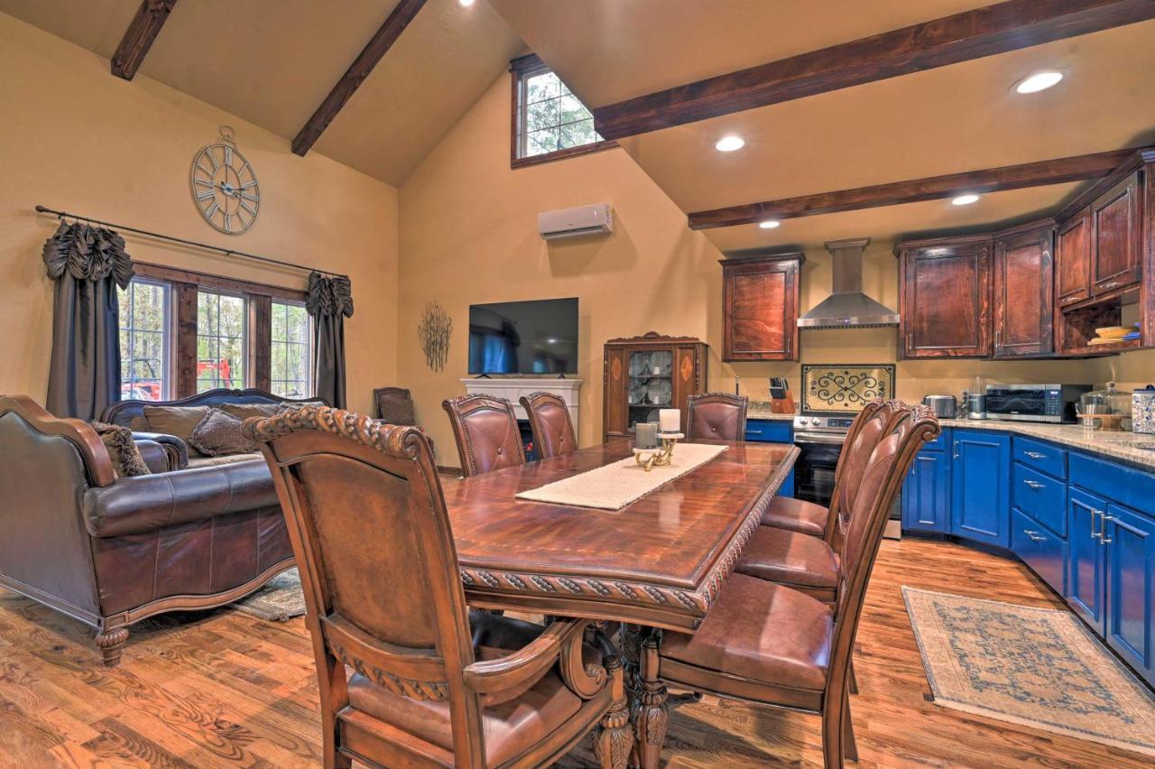 Tudor-Style Broken Bow Cottage With Hot Tub And Decks! Stephens Gap Kültér fotó
