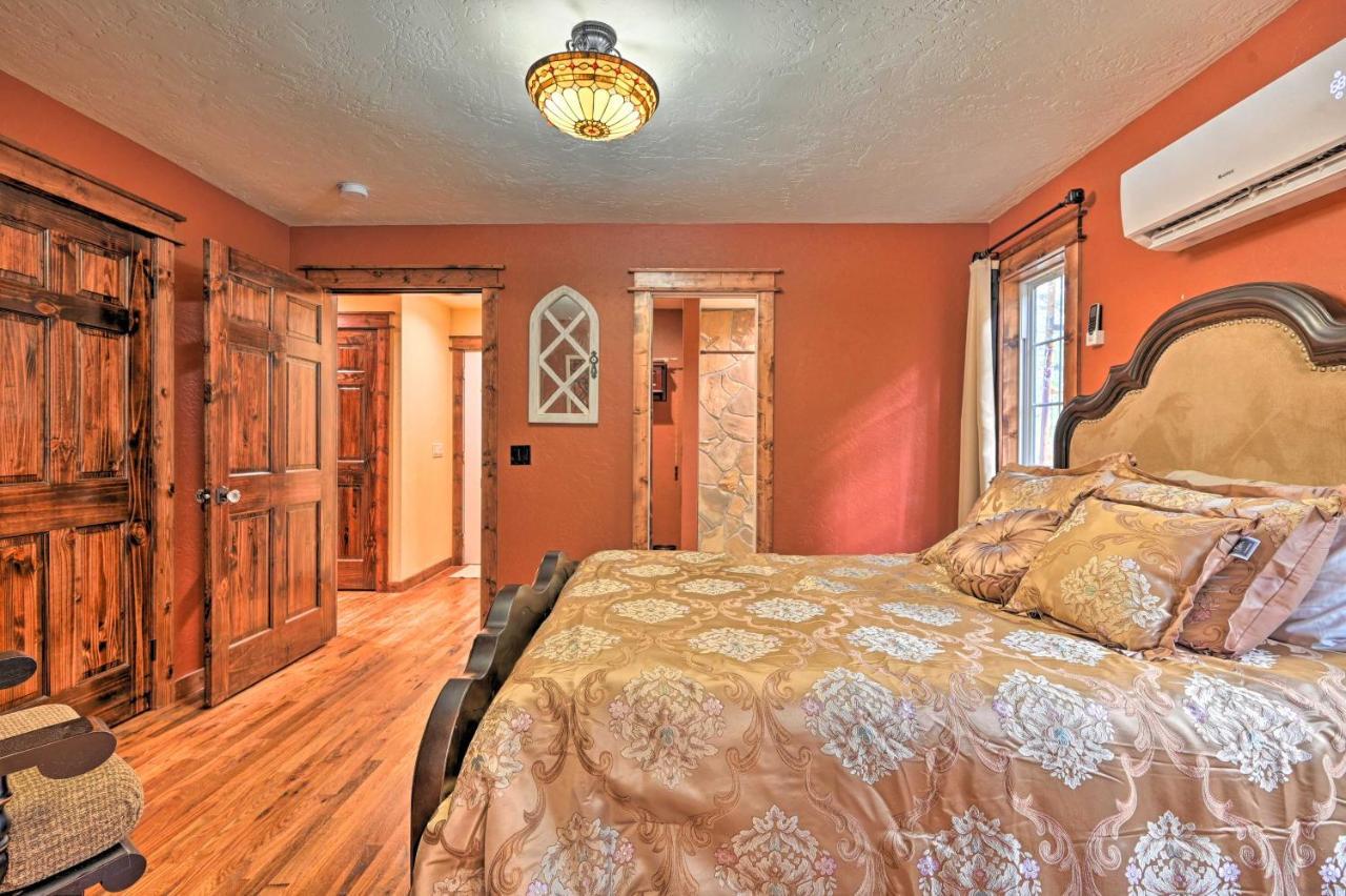 Tudor-Style Broken Bow Cottage With Hot Tub And Decks! Stephens Gap Kültér fotó