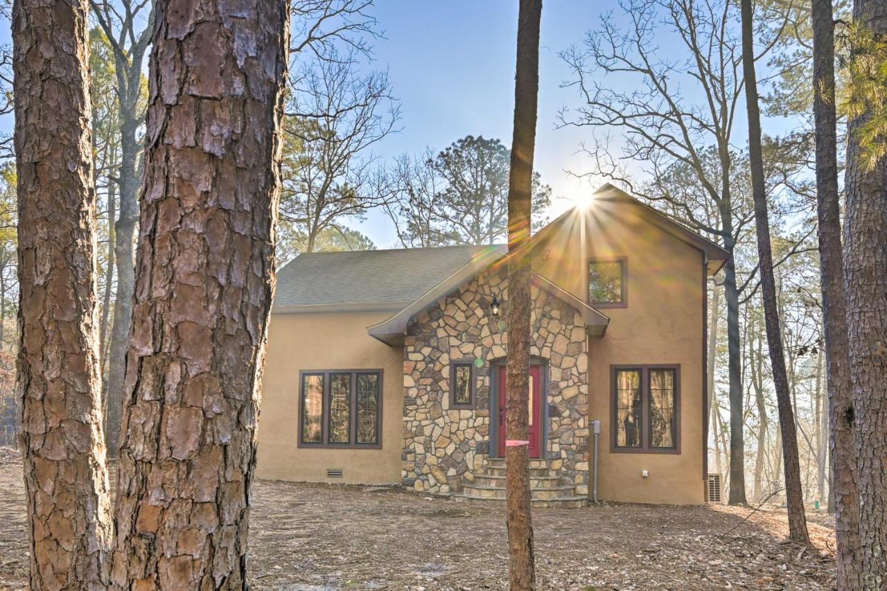 Tudor-Style Broken Bow Cottage With Hot Tub And Decks! Stephens Gap Kültér fotó