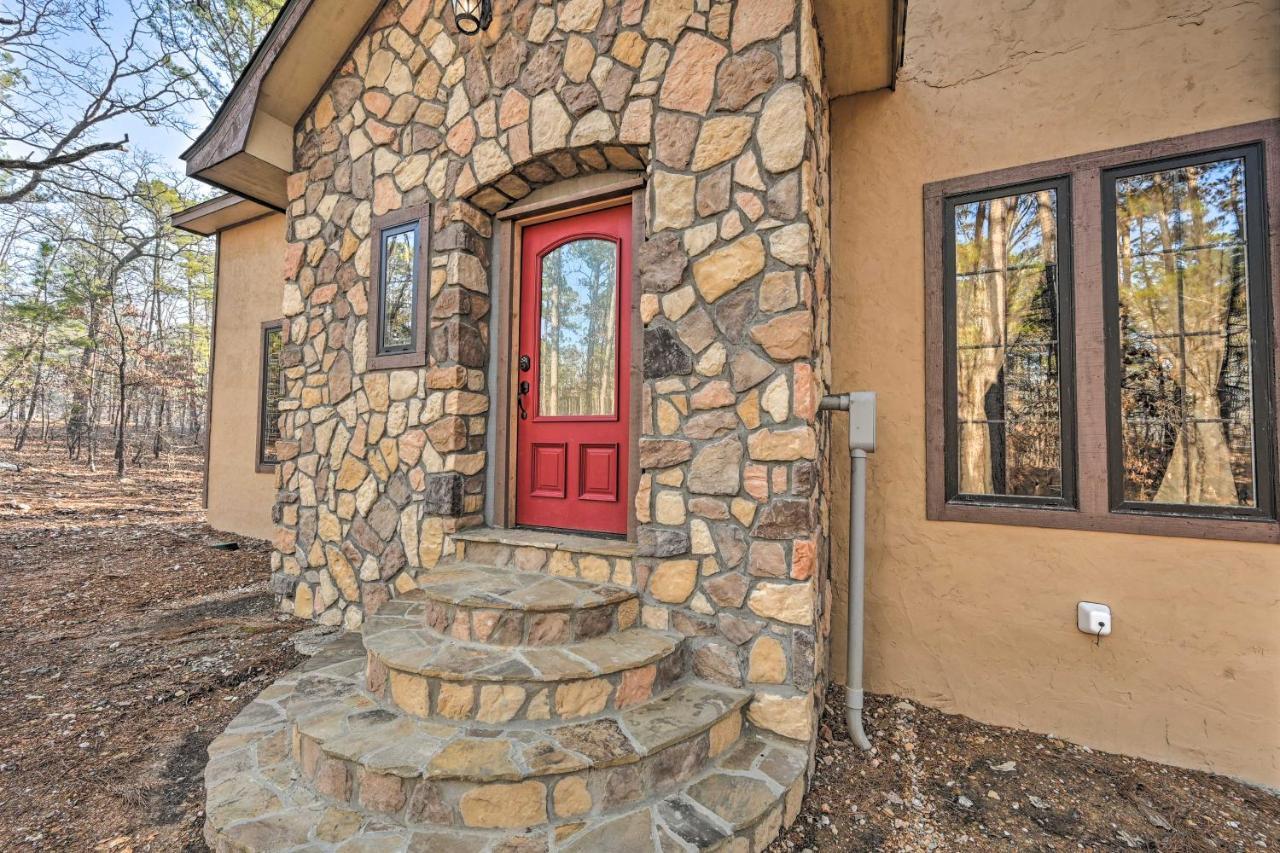 Tudor-Style Broken Bow Cottage With Hot Tub And Decks! Stephens Gap Kültér fotó